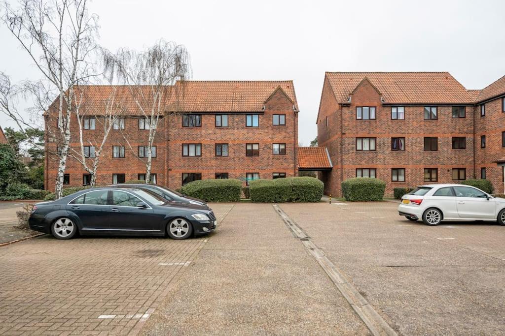 Two Bedroom Flat Near Colchester Hospital With Free Parking And Internet Mile End Exteriör bild